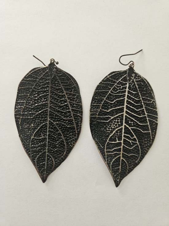 Vintage Jewelry - Vintage Leaf Dangle Earrings Black Silver Retro Cottagecore Bohemian Feminine